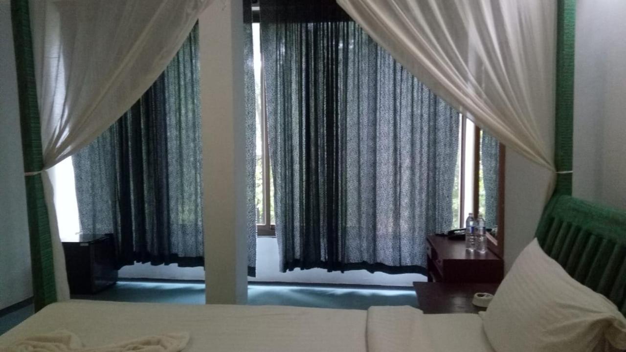Rock Bite Hotel Morjim Luaran gambar